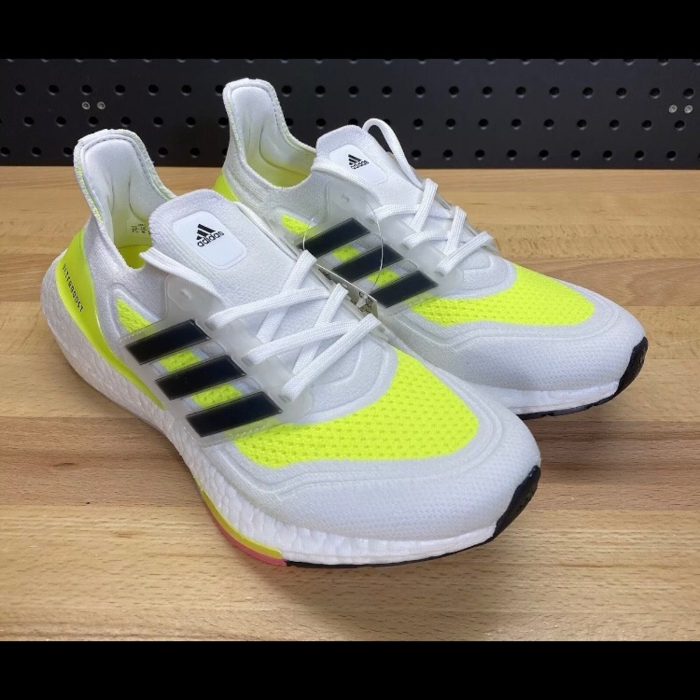 NEW Adidas Ultraboost 21 Women